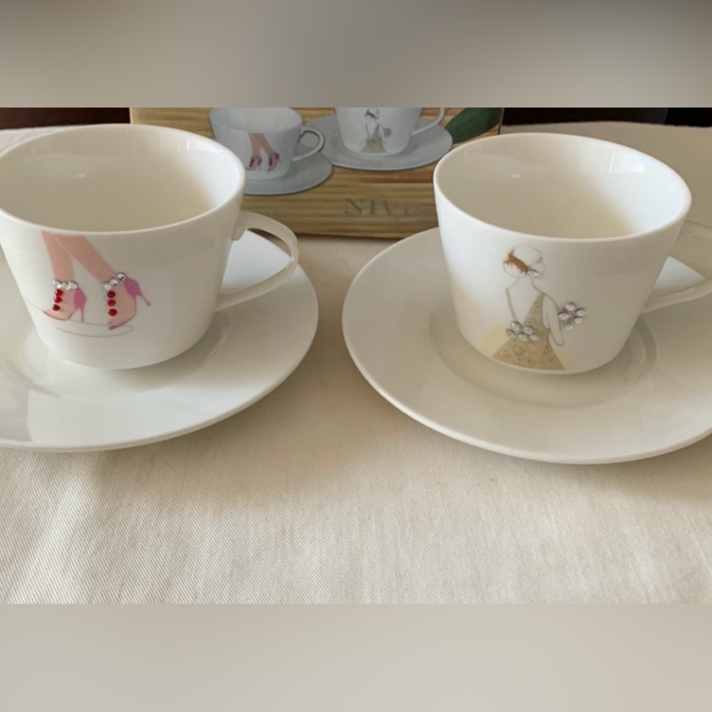 NIVISI | Set of 2 Feminine Cup & Saucer